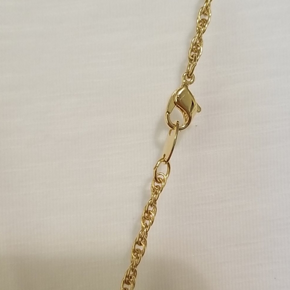 AVON Victorian Style Heart Necklace. - Picture 3 of 8